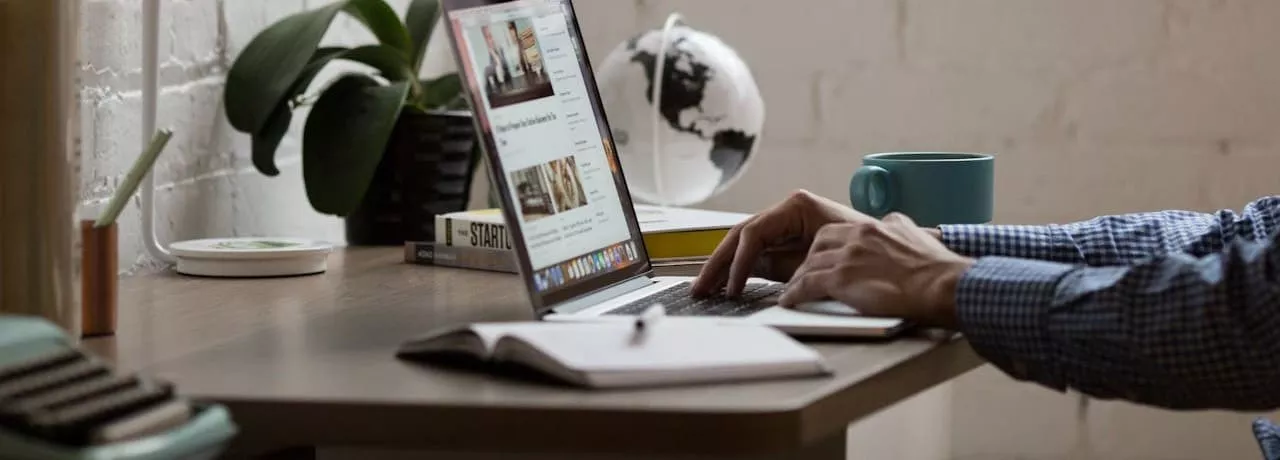 Telemunca versus munca la domiciliu – birou, laptop - Pluxee 