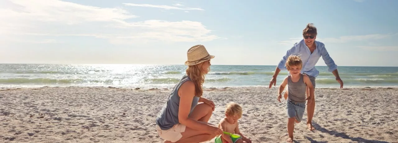 Statiuni la Marea Neagra - familie, plaja - pluxee.ro 