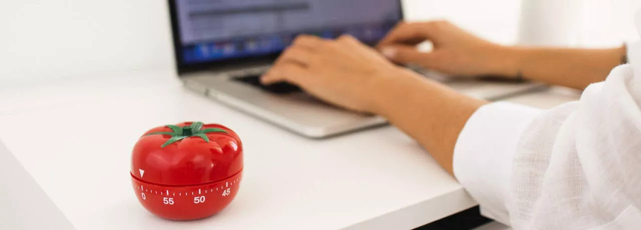 Tehnica Pomodoro - laptop, birou - pluxee.ro 