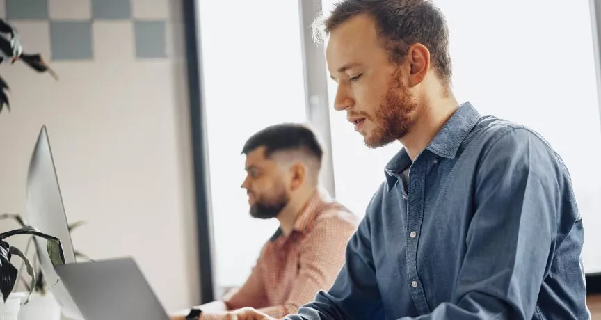 Ce înseamnă insolvența pentru angajați - insolventa, angajati la birou-pluxee.ro 