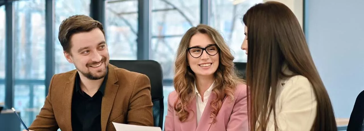 Cum poți acorda tichete de masă angajațilo- echipa la birou - pluxee.ro