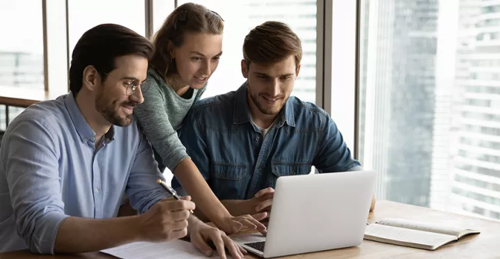 Pluxee lansează „Barometrul fericirii la locul de muncă”, primul studiu bazat pe neuroștiință care evaluează fericirea angajaților din România