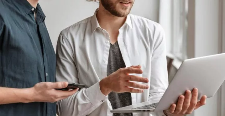 Comparație între PFA cu normă de venit și sistem real în România - pluxee.ro