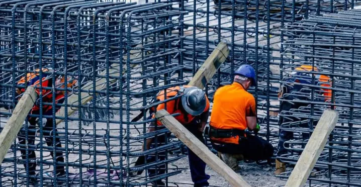 Incapacitate temporară de muncă (ITM): drepturi, condiții și proceduri - muncitori, santier- pluxee.ro
