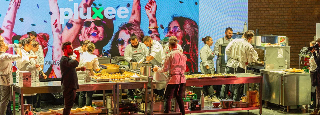 Kitchen Battle sustinut de Pluxee Romania, competiția caritabilă care a adunat 180.000 de euro pentru a oferi mese calde celor vulnerabili 
