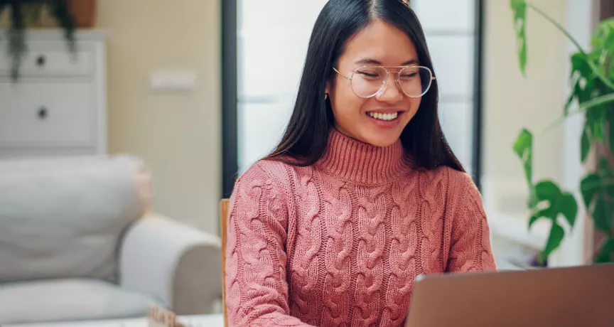 marire de salariu, fata in fata laptopului, Pluxee