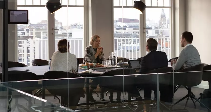 somaj tehnic - angajati in sedinta- Pluxee