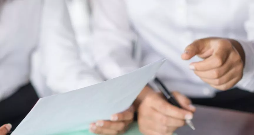 Calcul contribuții salariale CAS și CASS în România – sistemul fiscal 2025 - pluxee.ro