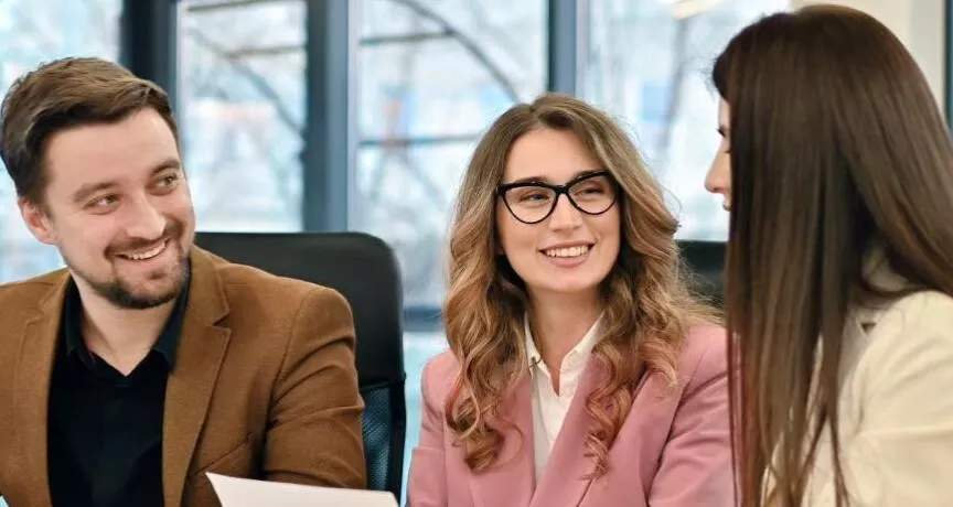 Cum poți acorda tichete de masă angajațilo- echipa la birou - pluxee.ro