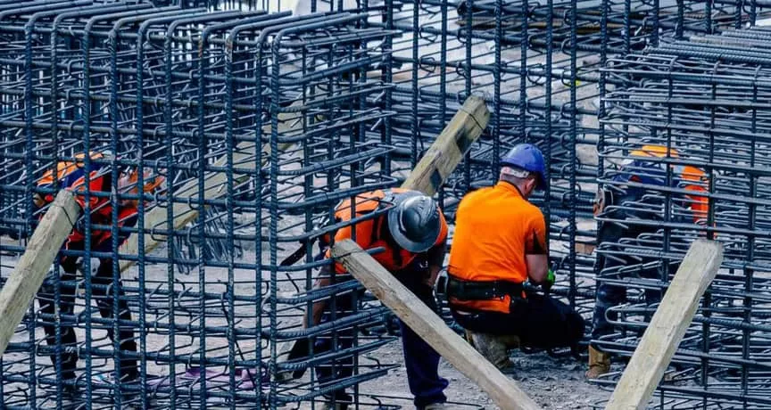 Incapacitate temporară de muncă (ITM): drepturi, condiții și proceduri - muncitori, santier- pluxee.ro