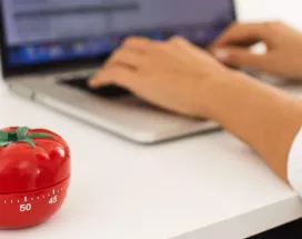 Tehnica Pomodoro - laptop, birou - pluxee.ro