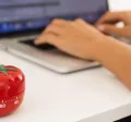 Tehnica Pomodoro - laptop, birou - pluxee.ro