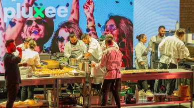 Kitchen Battle sustinut de Pluxee Romania, competiția caritabilă care a adunat 180.000 de euro pentru a oferi mese calde celor vulnerabili 