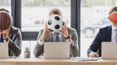 Ce este gamificarea - angajati cu mingi - pluxee.ro