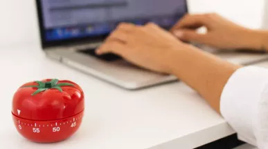 Tehnica Pomodoro - laptop, birou - pluxee.ro