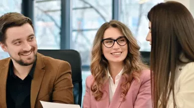 Cum poți acorda tichete de masă angajațilo- echipa la birou - pluxee.ro